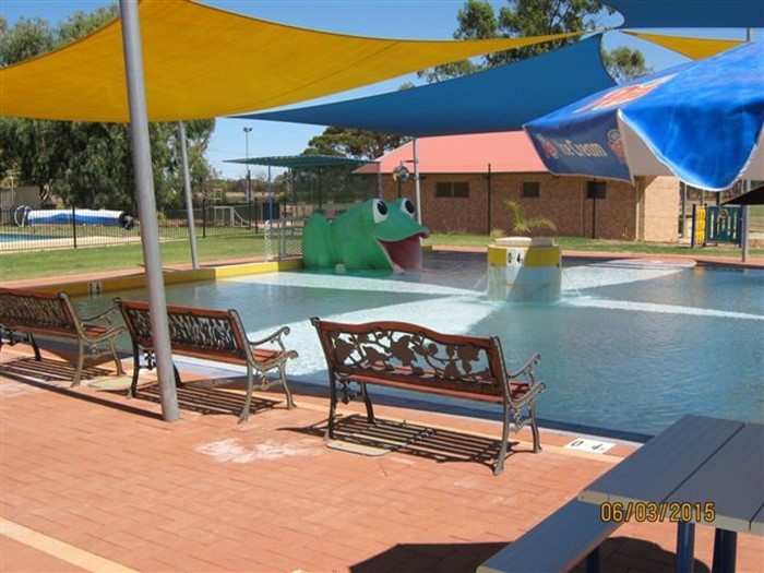 Image Gallery - Hyden Pool 3